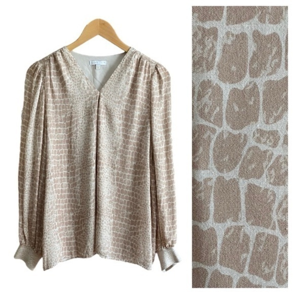 Anna Cate Tan White Giraffe Animal Print Blouse